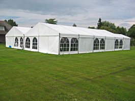 paviljeontent 2 maal 8x15 meter